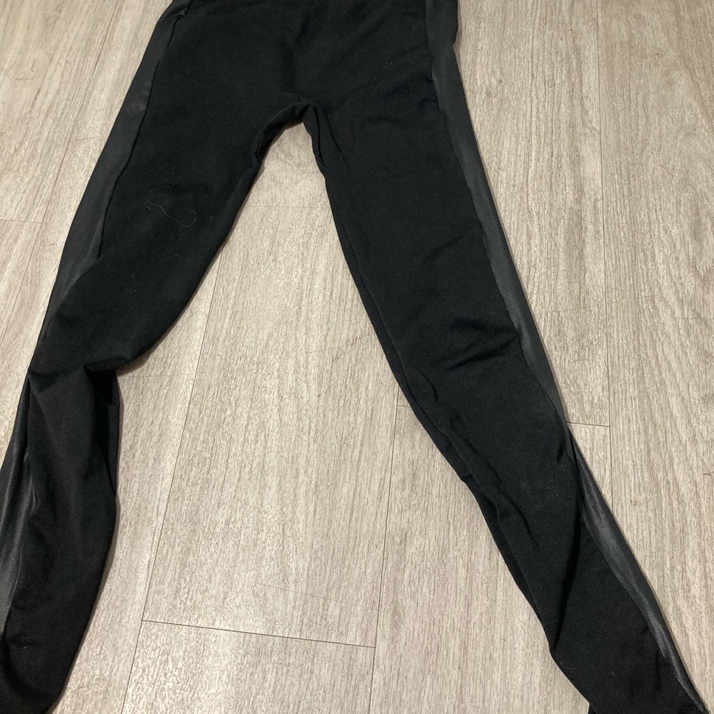 Bundle Only REEBOK Leggings With Black Stripe On The Sides